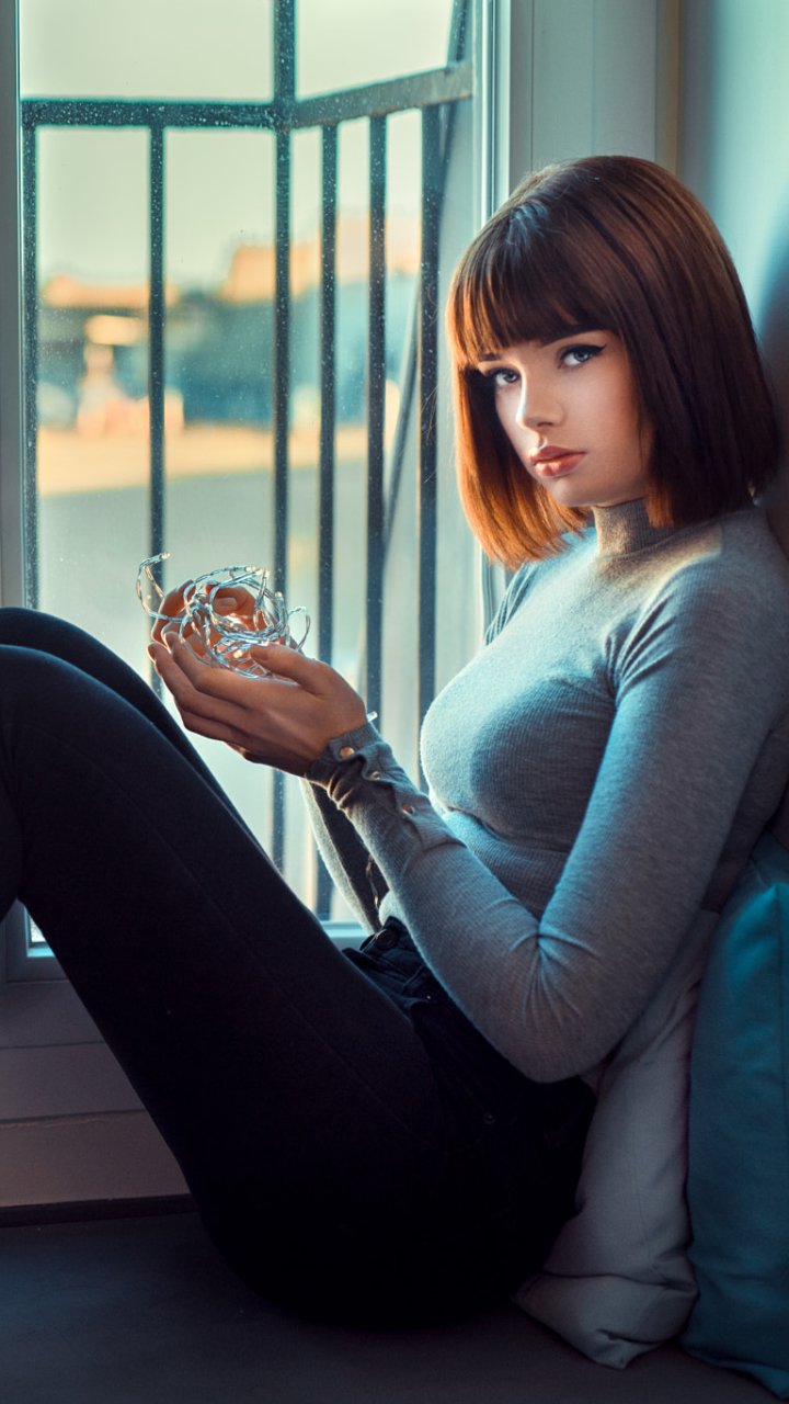 Download Blue Eyes French Short Hair Brunette Model Woman Marie Grippon Phone Wallpaper