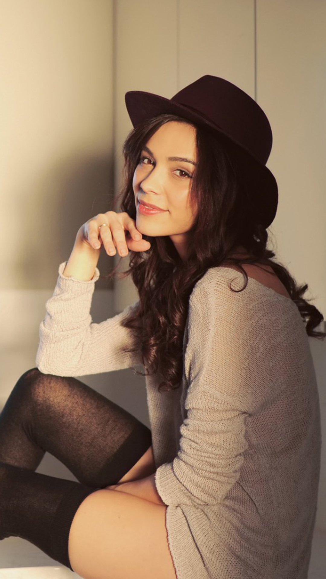 Download Woman Model Phone Wallpaper