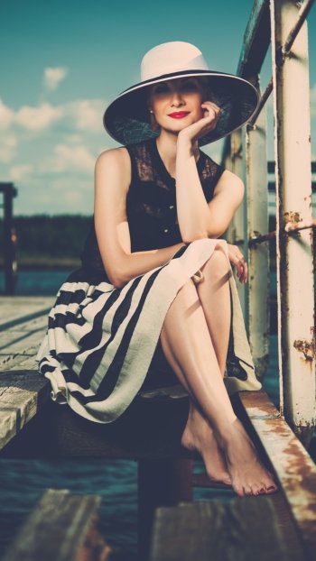 woman vintage Phone Wallpaper