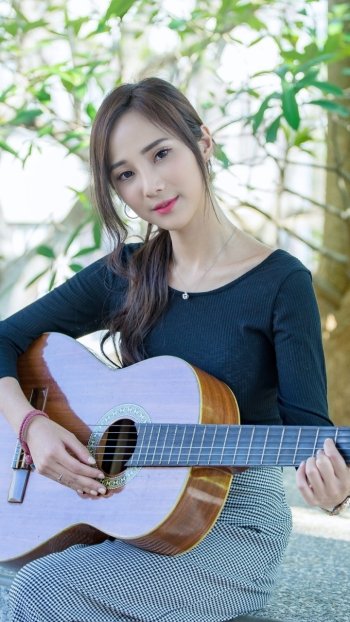 brunette lipstick guitar model woman asian Phone Wallpaper