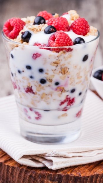 still life raspberry blueberry berry fruit muesli food breakfast Phone Wallpaper