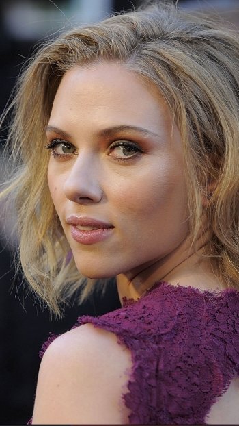 Celebrity Scarlett Johansson Phone Wallpaper