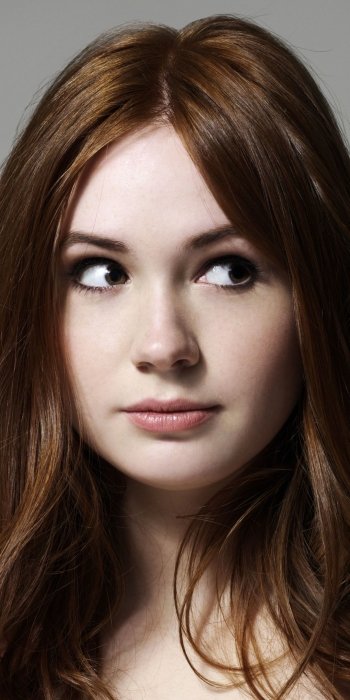 face Scottish redhead actress Celebrity Karen Gillan Phone Wallpaper