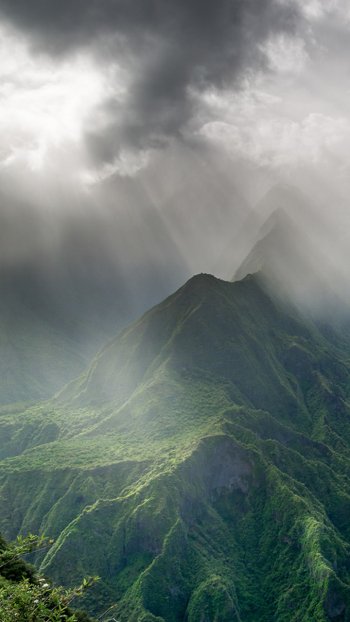  Sunlight over the Mountains
