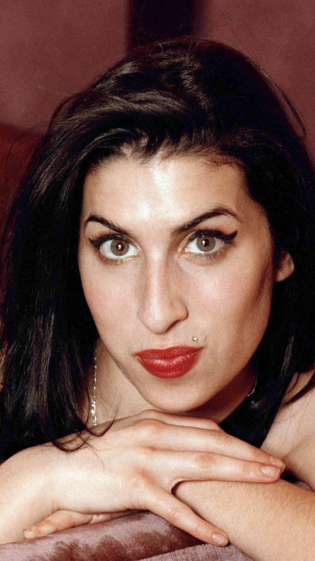 Amy Winehouse Phone Wallpaper