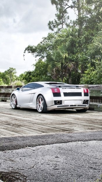 Vibrant Lamborghini Gallardo phone wallpaper showcasing a sleek vehicle design.