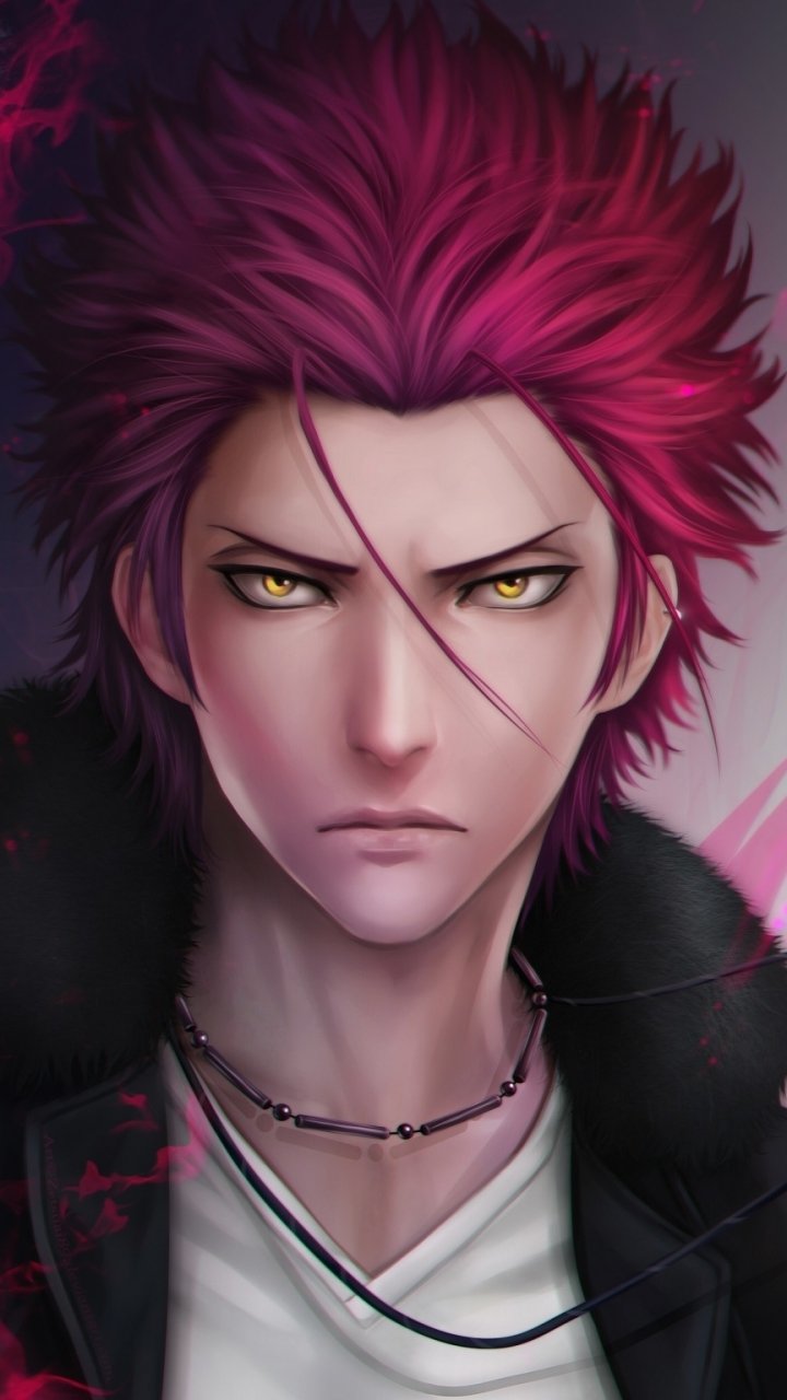 Phone wallpaper of Mikoto Suoh (K Project): intense anime portrait with magenta hair, piercing amber eyes, leather jacket and smoky dark background.