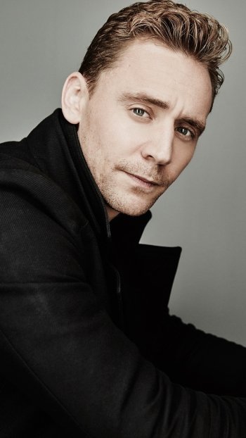English actor Celebrity Tom Hiddleston Phone Wallpaper