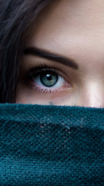 face green eyes woman eye Phone Wallpaper