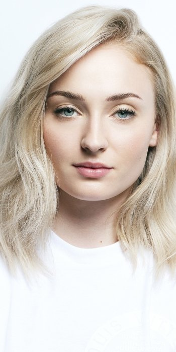actress blue eyes blonde English Celebrity Sophie Turner Phone Wallpaper