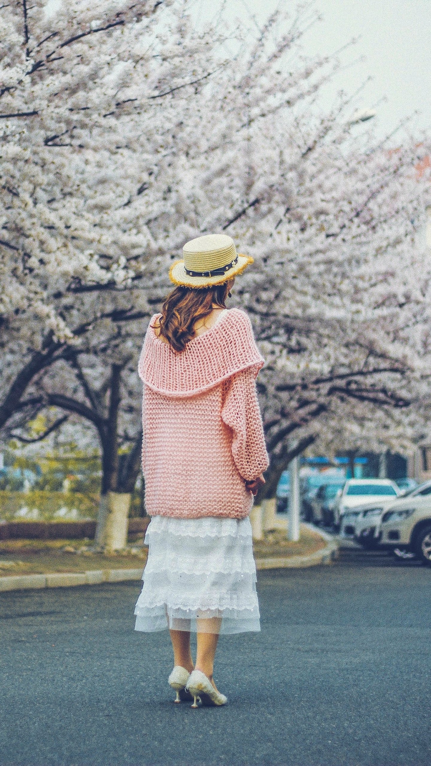 Download Woman Rear Phone Wallpaper