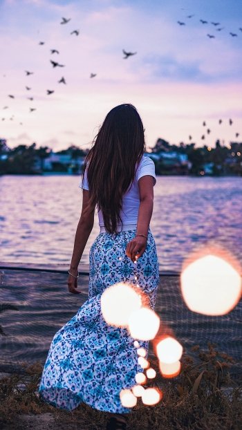 woman rear Phone Wallpaper