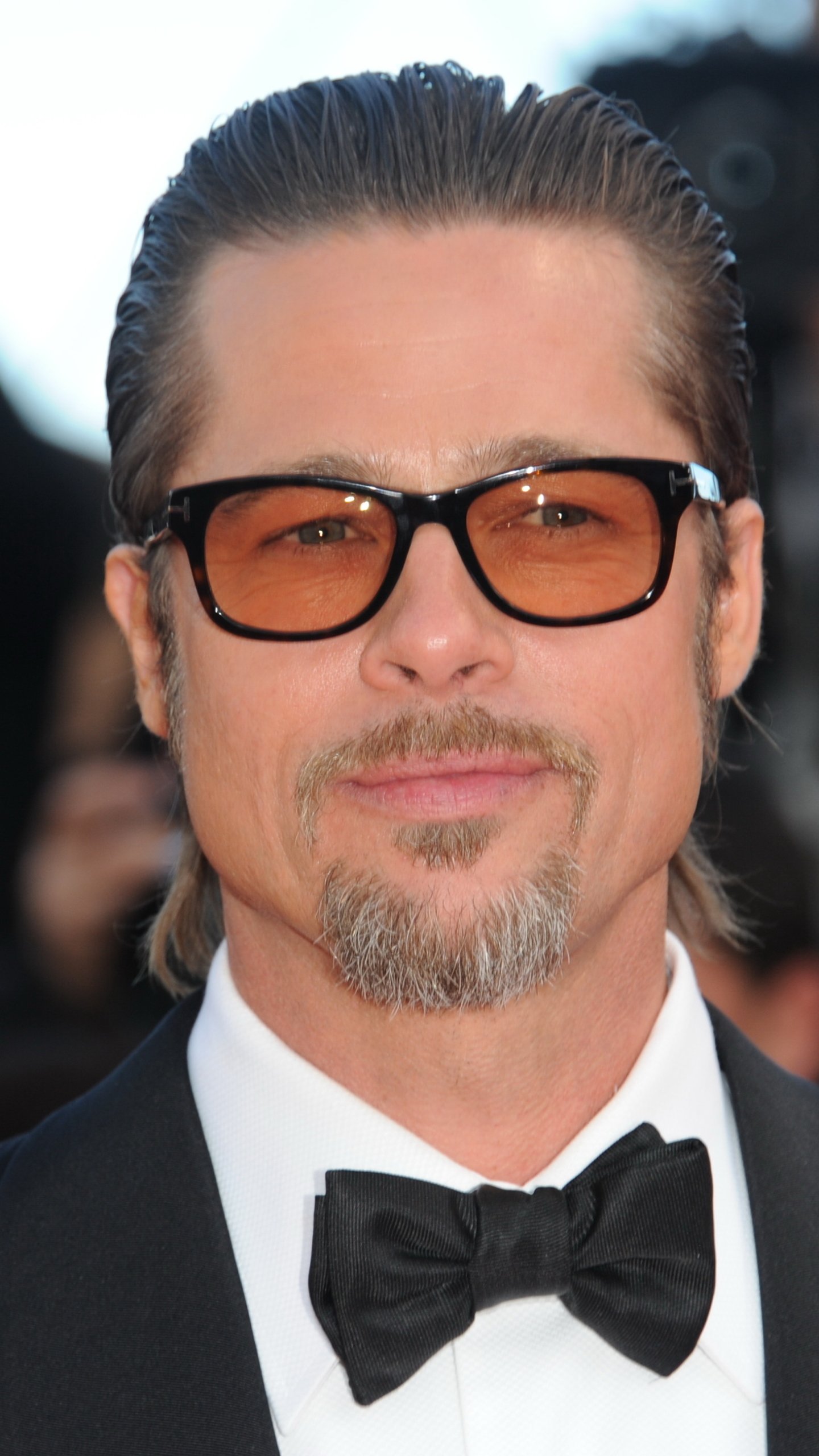 Download Actor American Celebrity Brad Pitt Phone Wallpaper - Mobile Abyss