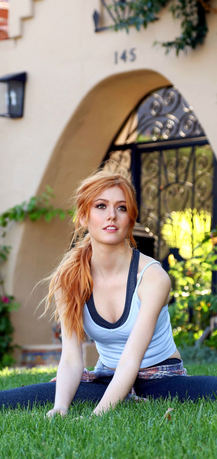 Download Redhead Model Actress Celebrity Katherine McNamara Phone ...