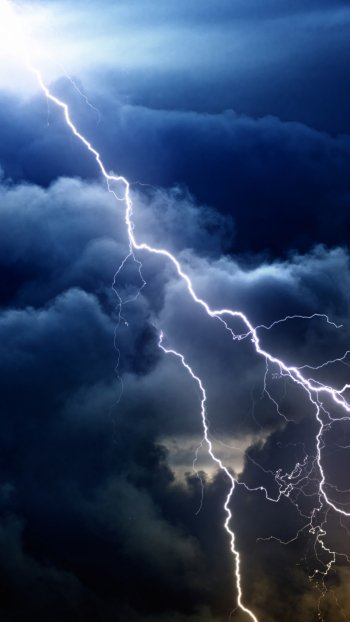  Cloudy Lightning Sky