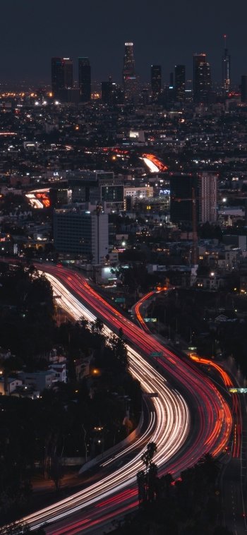  City light trails