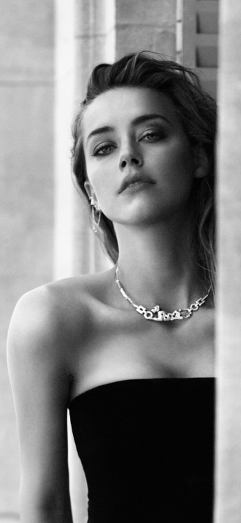 monochrome Celebrity Amber Heard Phone Wallpaper
