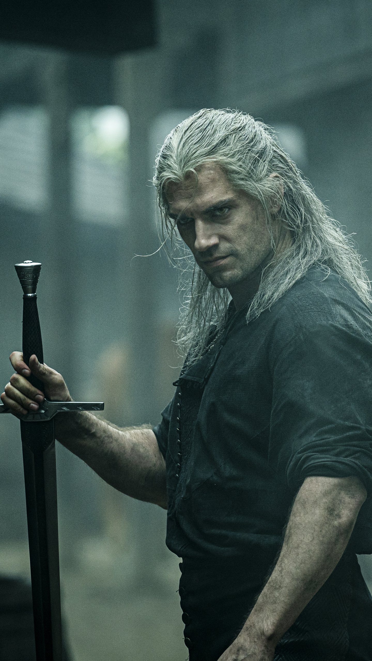 Download Henry Cavill TV Show The Witcher Phone Wallpaper
