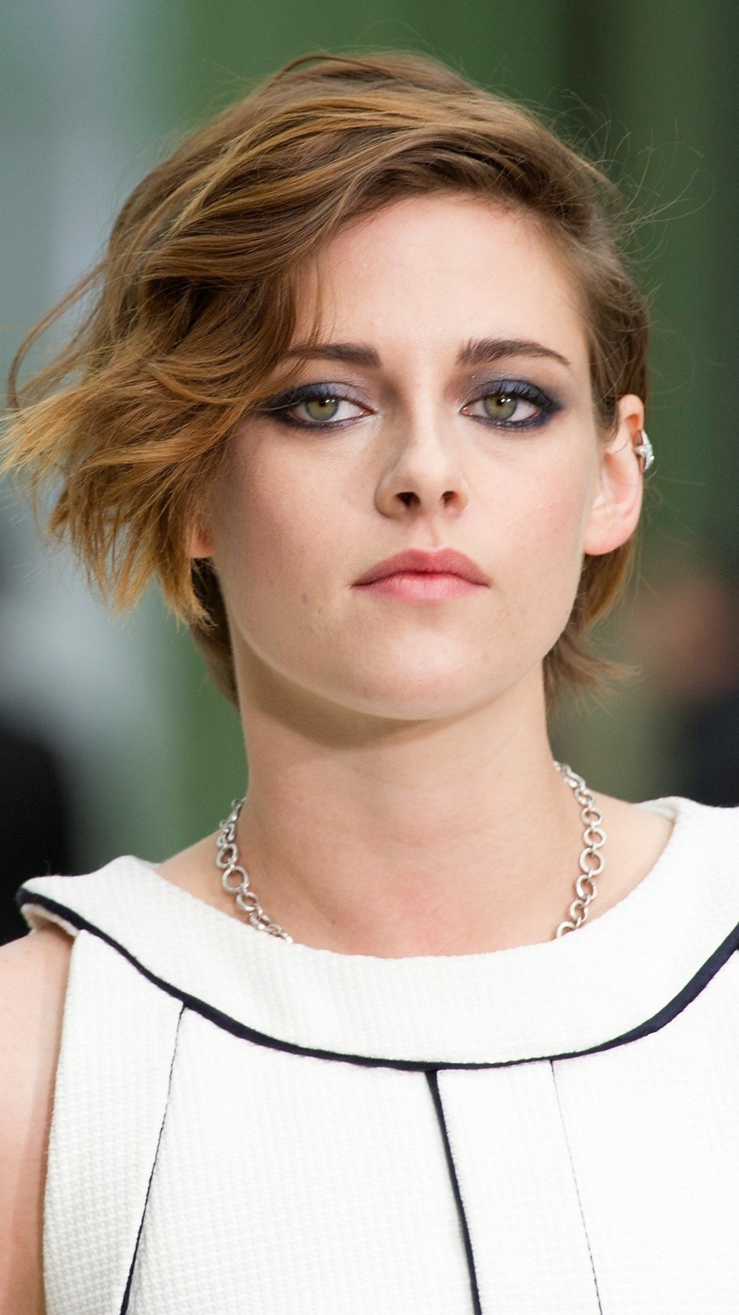 Download Celebrity Kristen Stewart Phone Wallpaper