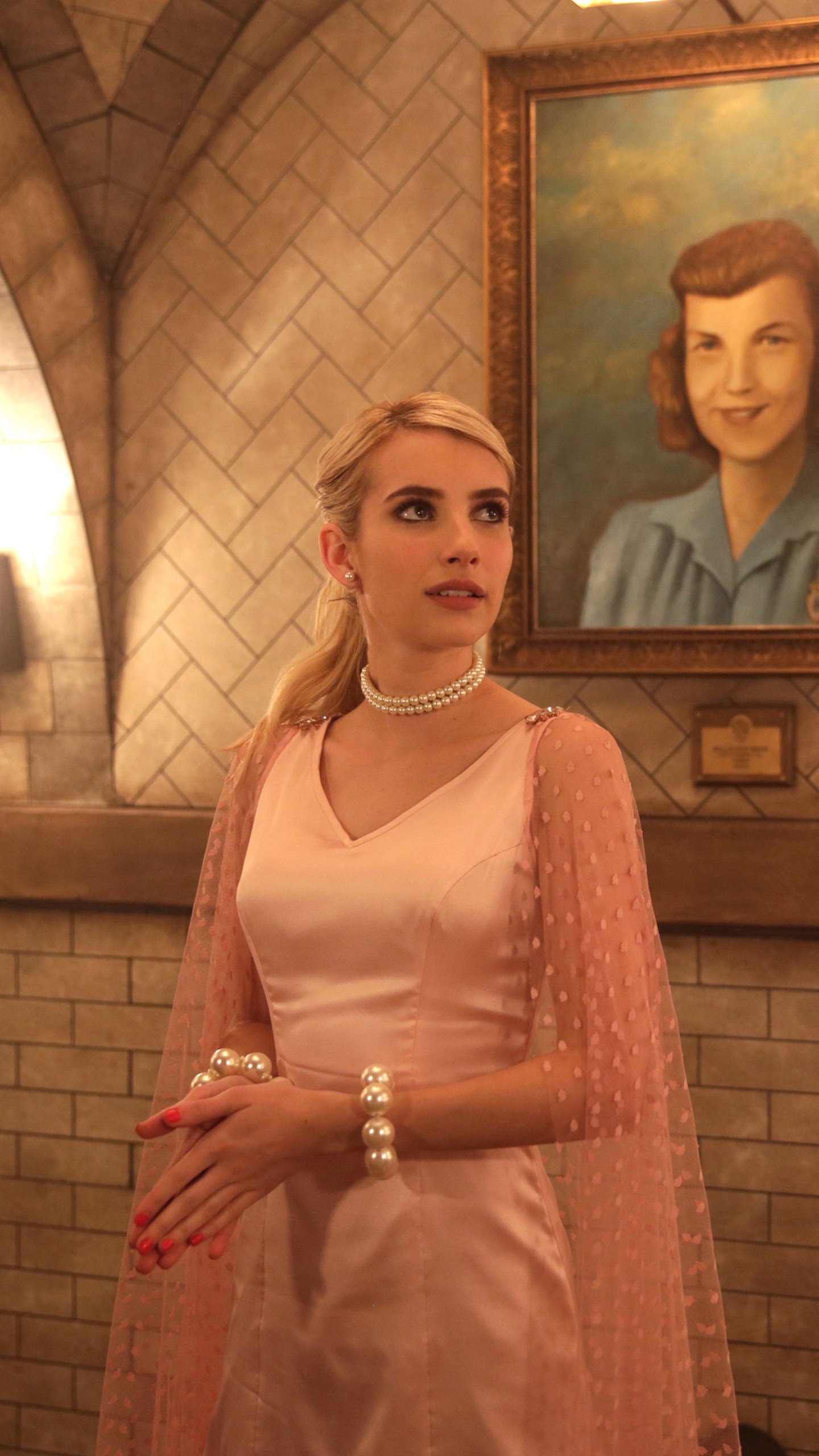 Download Emma Roberts TV Show Scream Queens Phone Wallpaper