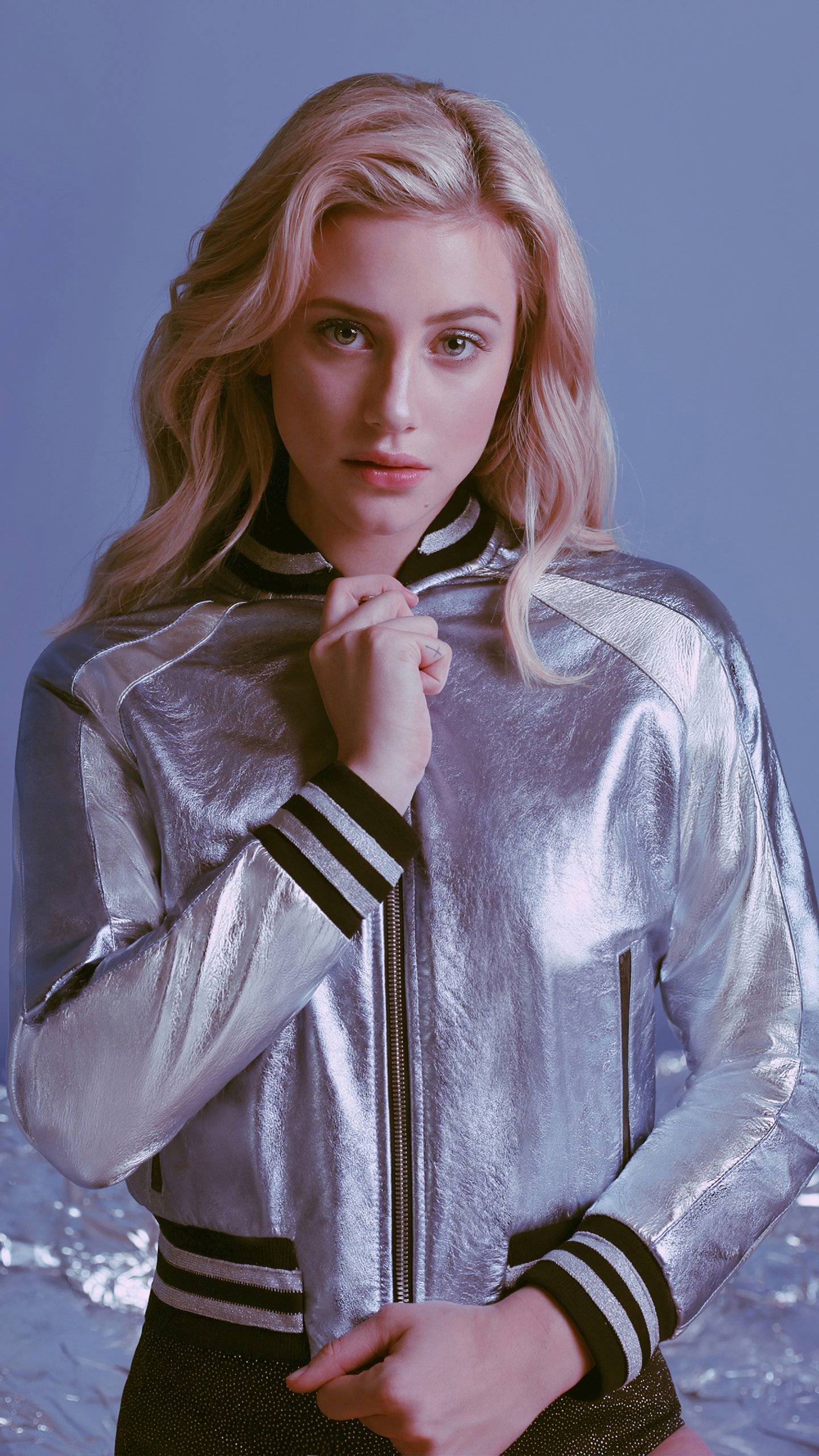 Download Blonde American Actress Celebrity Lili Reinhart Phone Wallpaper