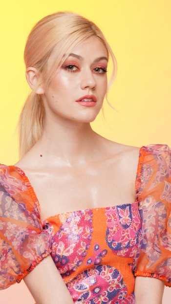 Celebrity Katherine McNamara Phone Wallpaper