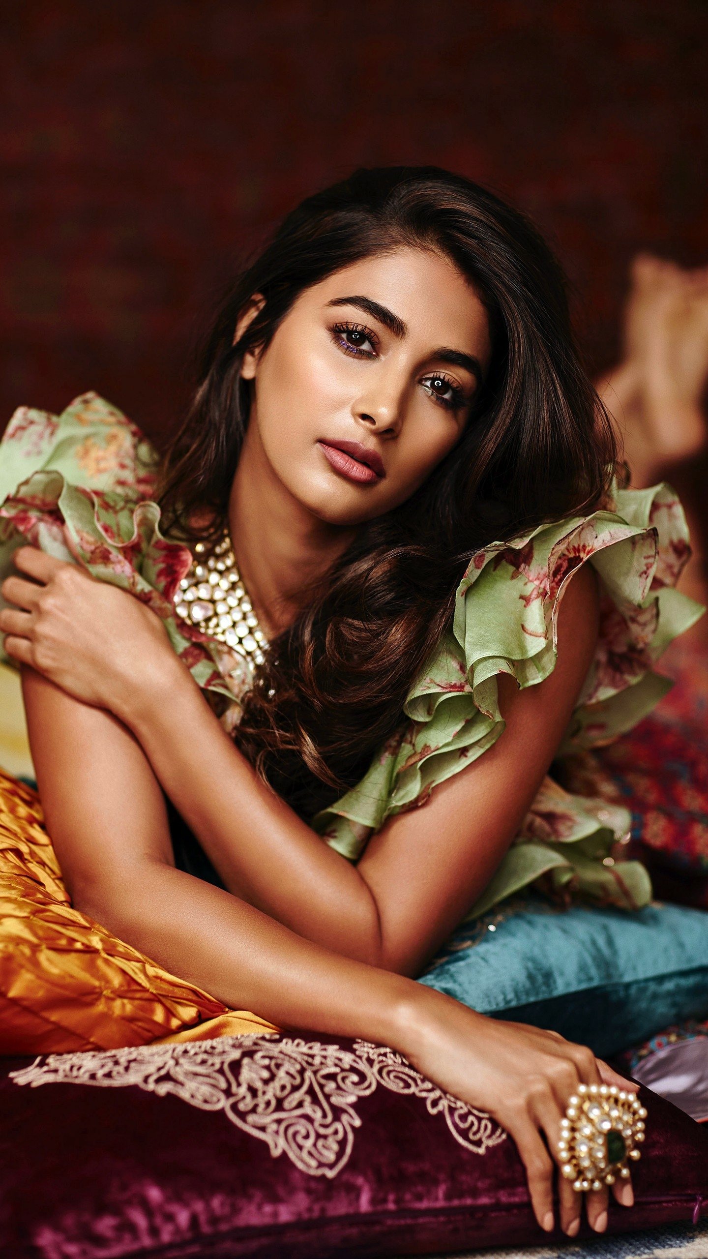 Download Celebrity Pooja Hegde Phone Wallpaper