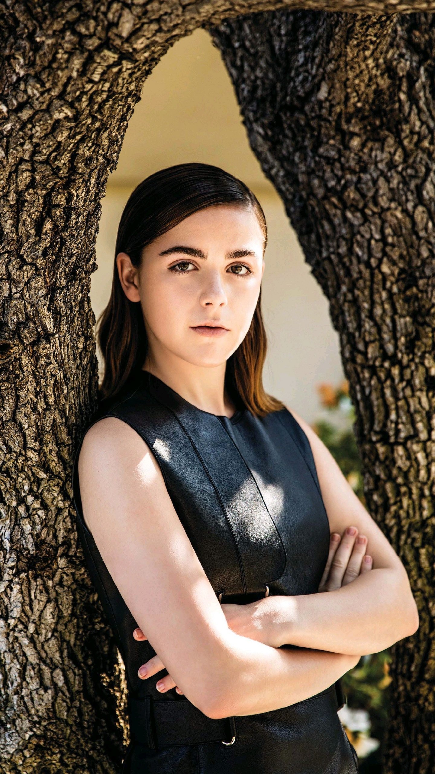 Download Celebrity Kiernan Shipka Phone Wallpaper