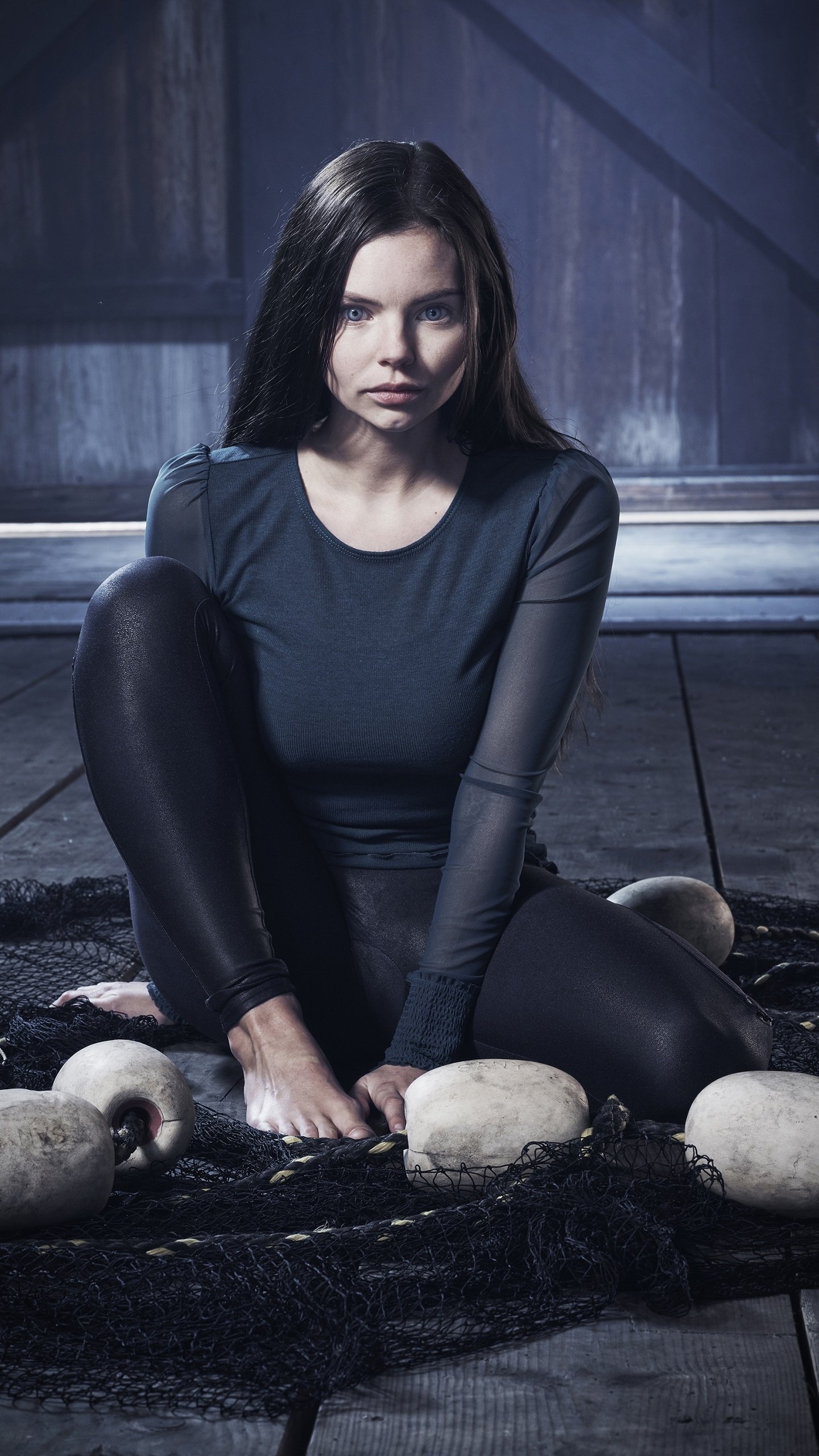 Download Eline Powell Siren (TV Show) TV Show Phone Wallpaper