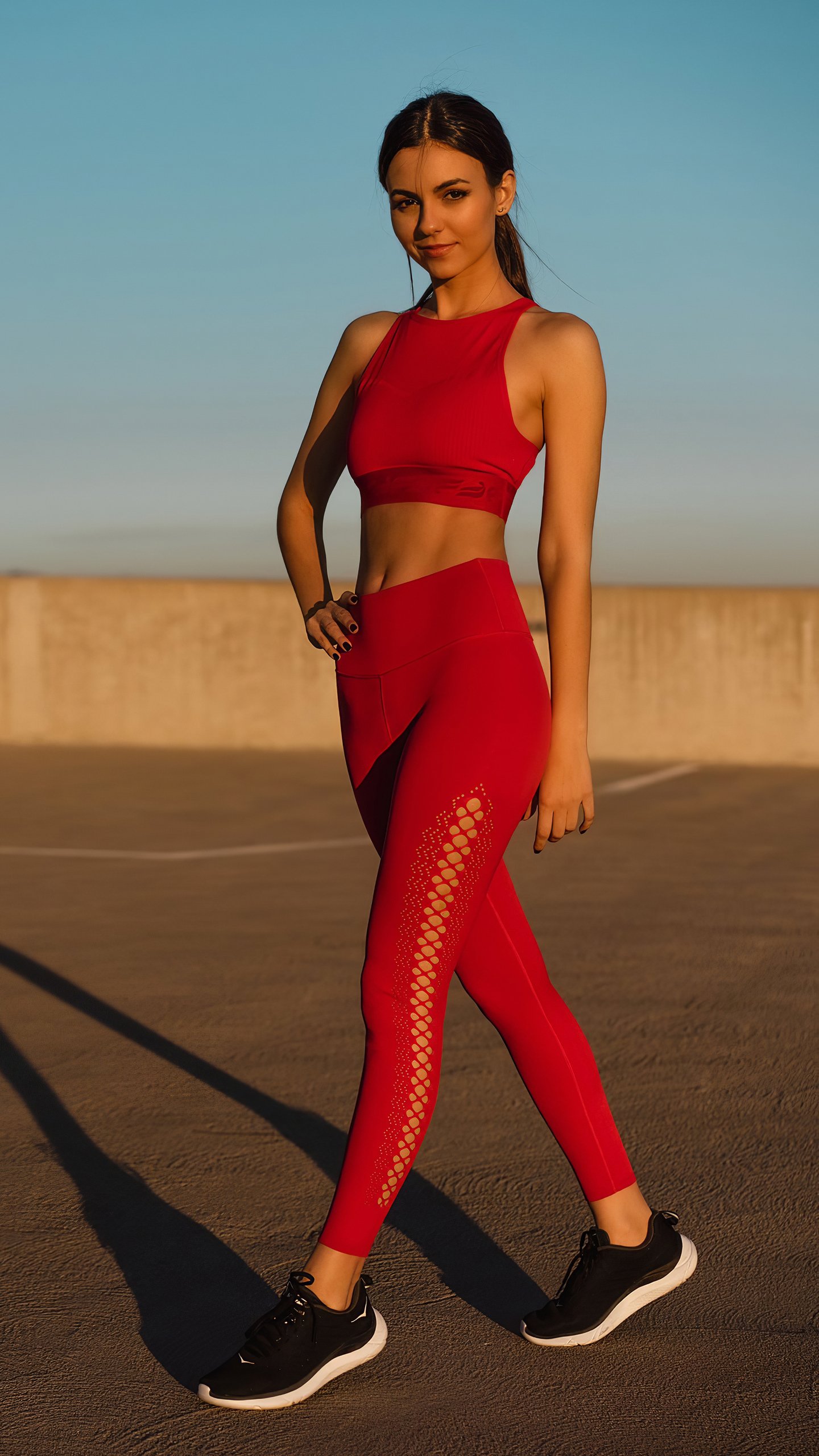 Download Celebrity Victoria Justice Phone Wallpaper