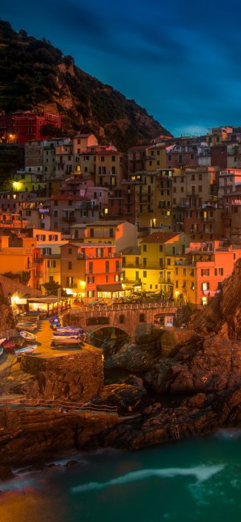  Manarola, Italy