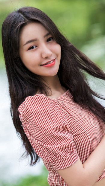 long hair black hair lipstick model woman asian Phone Wallpaper