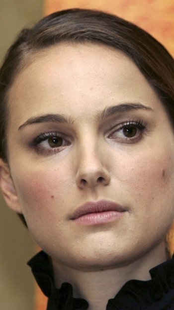 Celebrity Natalie Portman Phone Wallpaper