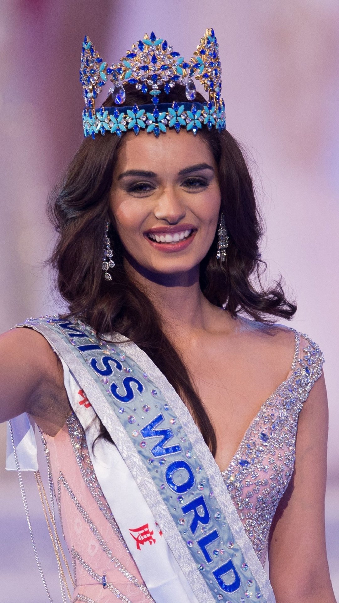 Manushi Chhillar - Desktop Wallpapers, Phone Wallpaper, PFP, Gifs, and ...