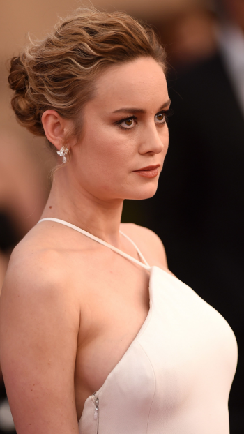 Celebrity Brie Larson Phone Wallpaper