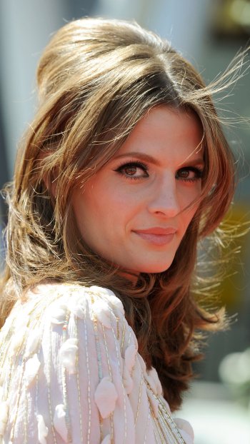 Celebrity Stana Katic Phone Wallpaper