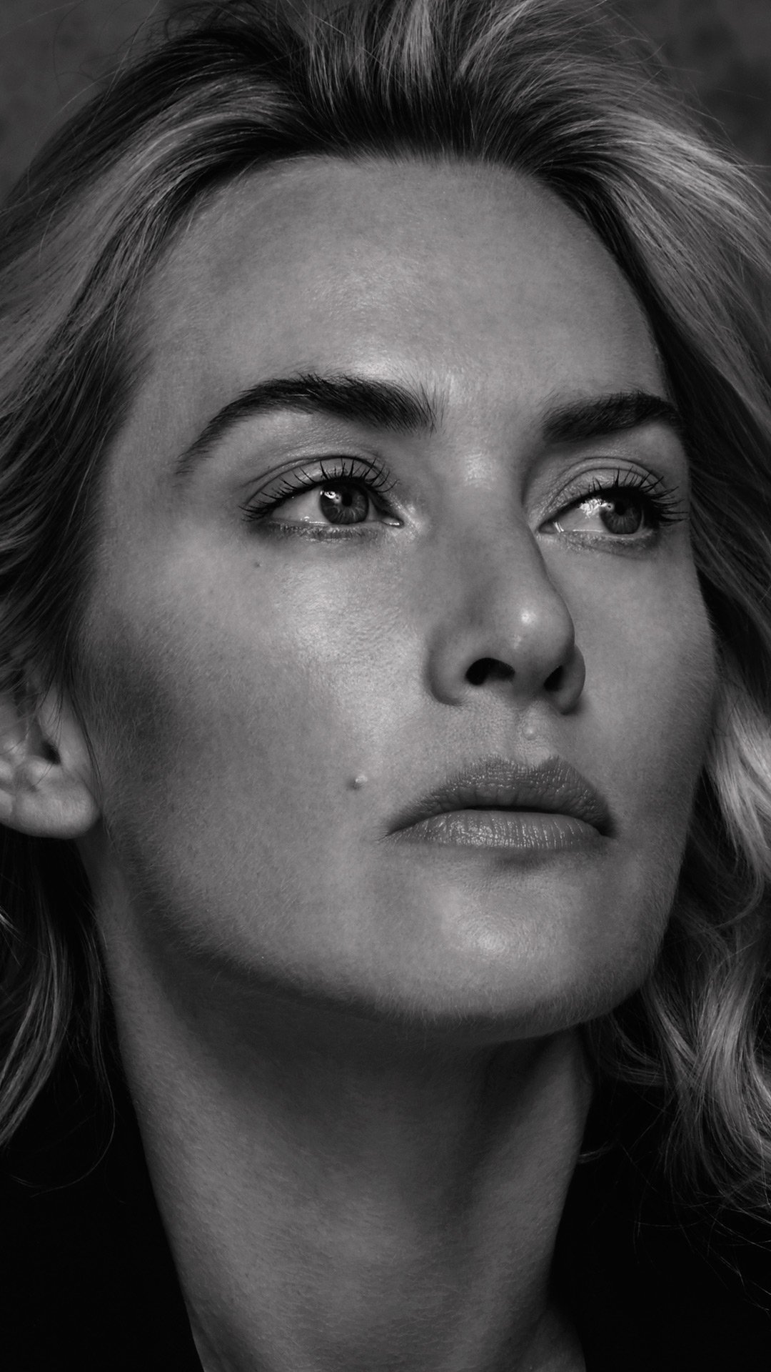 Download Celebrity Kate Winslet Phone Wallpaper