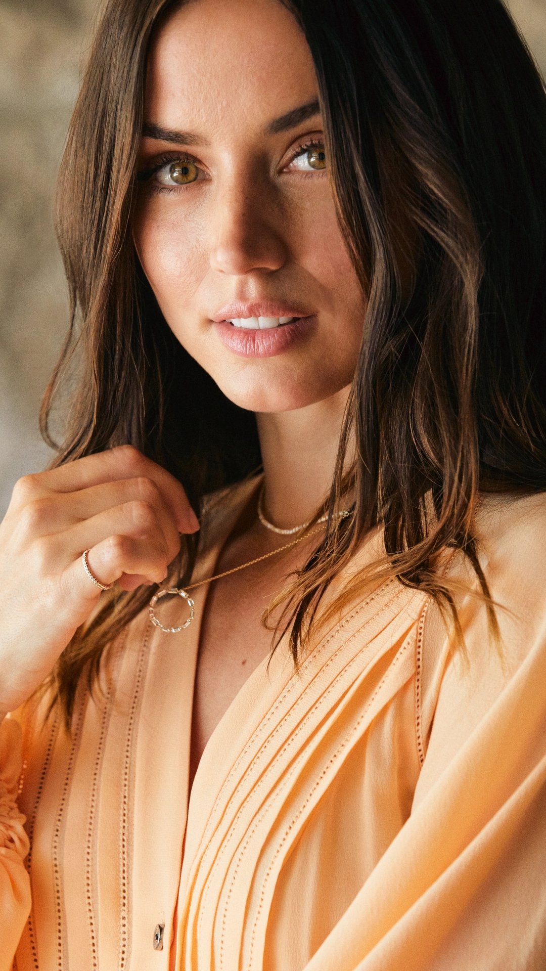 Download Celebrity Ana De Armas Phone Wallpaper