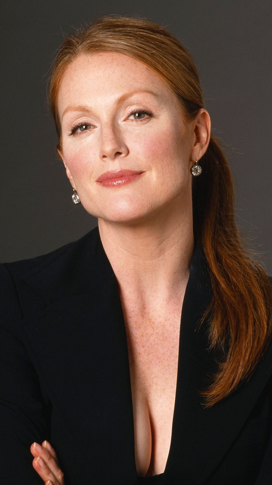 Download Celebrity Julianne Moore Phone Wallpaper