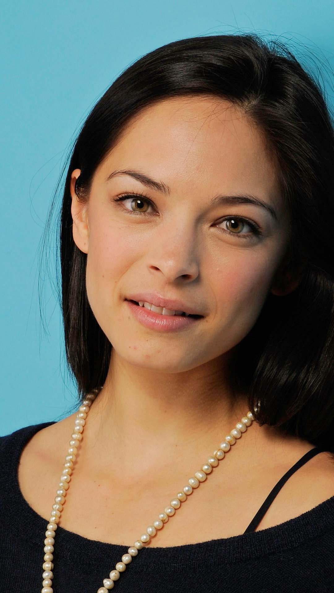 Download Celebrity Kristin Kreuk Phone Wallpaper