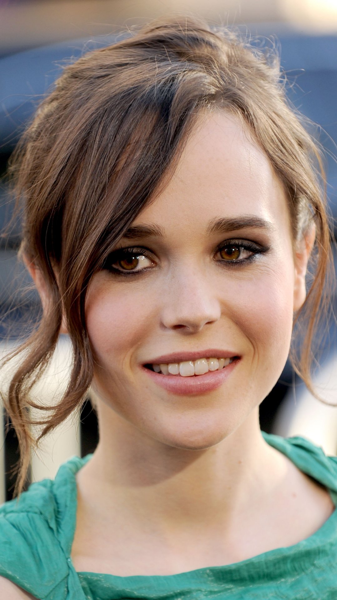 Download Celebrity Ellen Page Phone Wallpaper