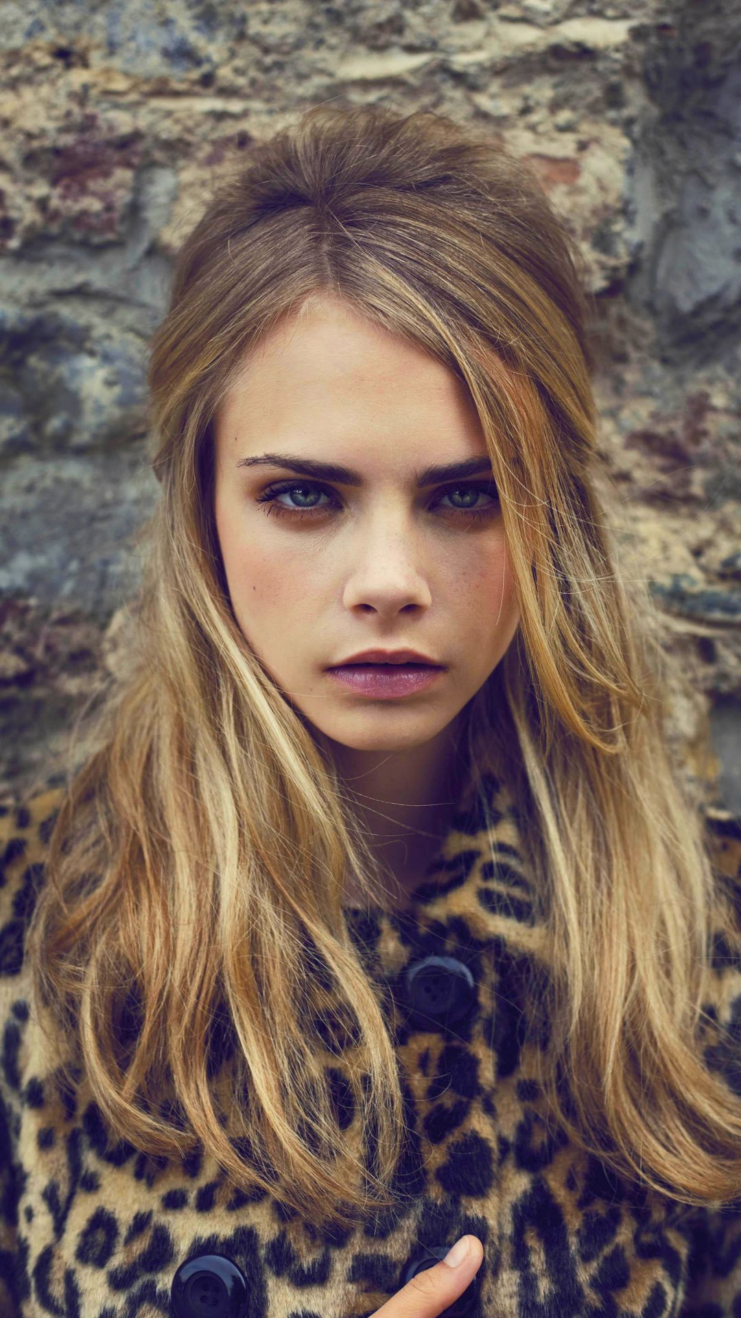 Download Celebrity Cara Delevingne Phone Wallpaper