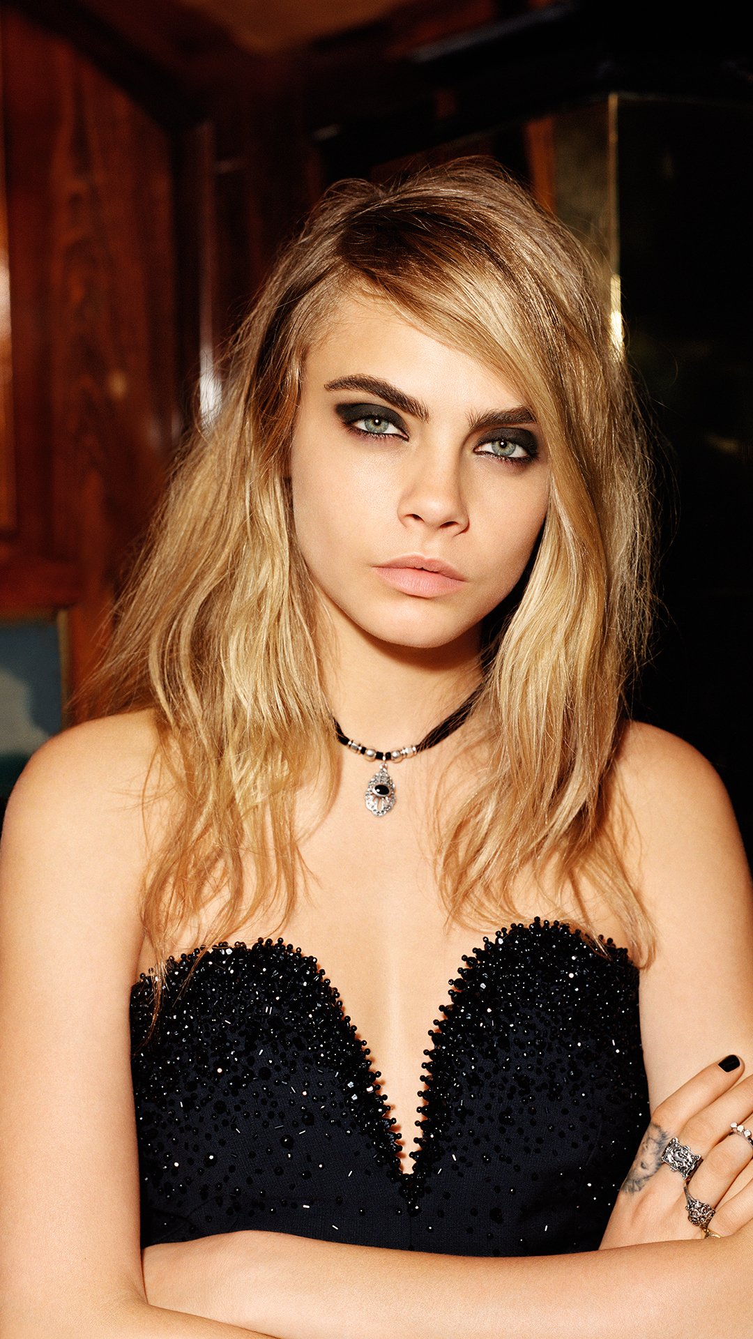 Download Celebrity Cara Delevingne Phone Wallpaper