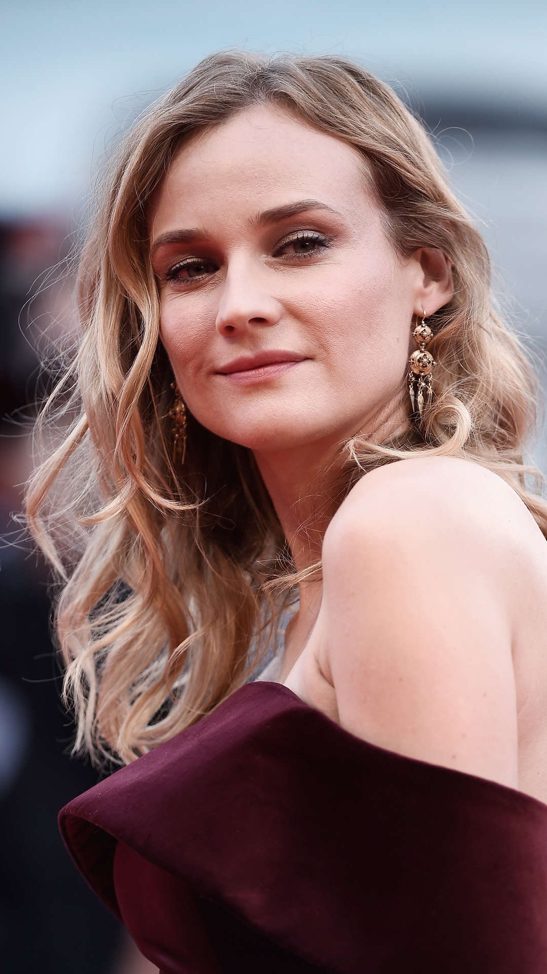 Download German Blonde Actress Celebrity Diane Kruger Phone Wallpaper