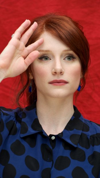 Celebrity Bryce Dallas Howard Phone Wallpaper