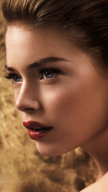 Celebrity Doutzen Kroes Phone Wallpaper