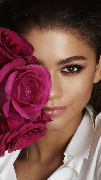 Celebrity Zendaya Phone Wallpaper