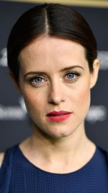 Celebrity Claire Foy Phone Wallpaper