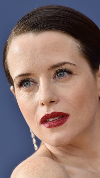 Celebrity Claire Foy Phone Wallpaper