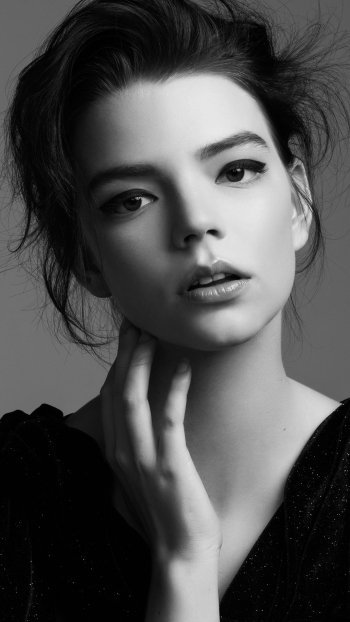 Celebrity Anya Taylor-Joy Phone Wallpaper